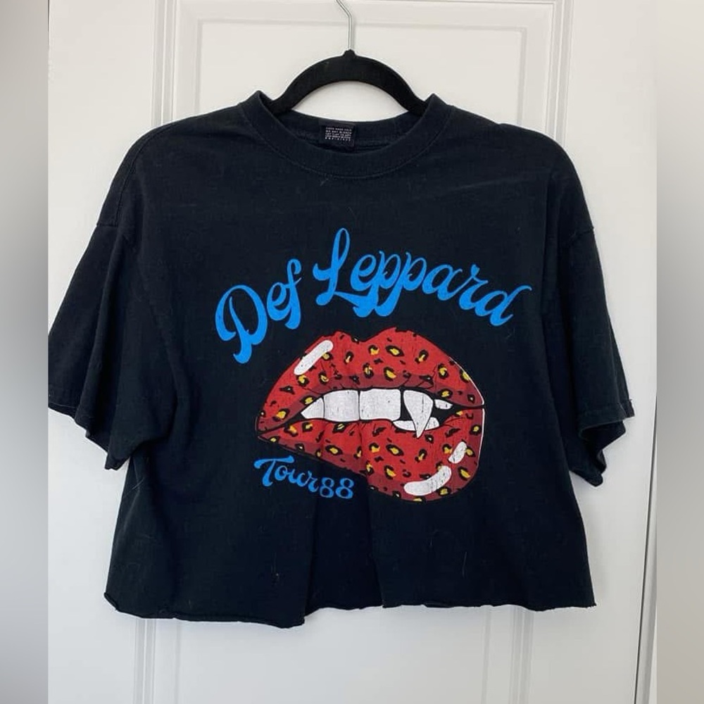 Def Leppard Graphic Tee
